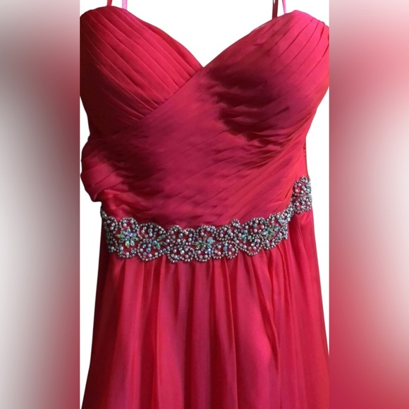 La Femme Strapless Fuchsia Evening Gown - Picture 3 of 6